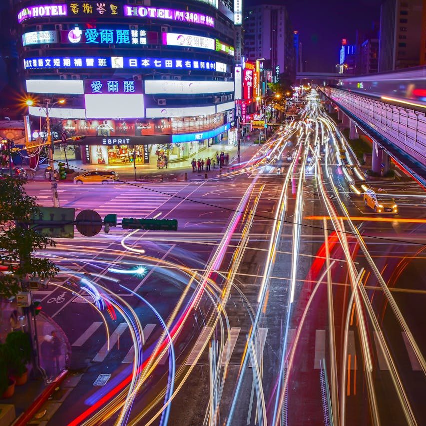 pexels-pixabay-327345 a picture of car traffic to indicate and represent website traffic